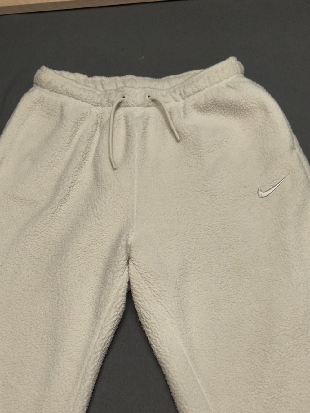 Nike Women's Cream Sherpa Joggers Size Small